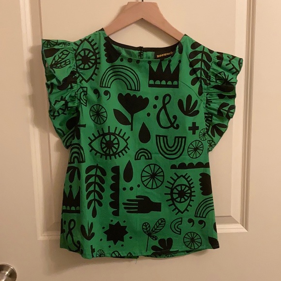 Nooworks Tops - Nooworks printed blouse